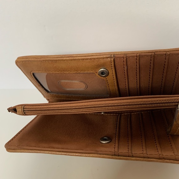 Relic Brand Collection Wallet - Picture 9 of 10
